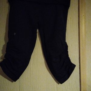 Lululemon workout capris
